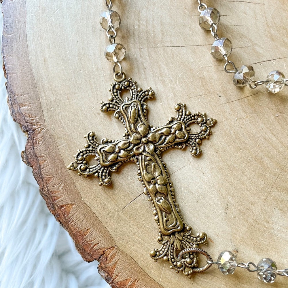 GORGEOUS Filigree Stamped Brass Cross Champagne Crystal Bead Necklace - Picture 5 of 6
